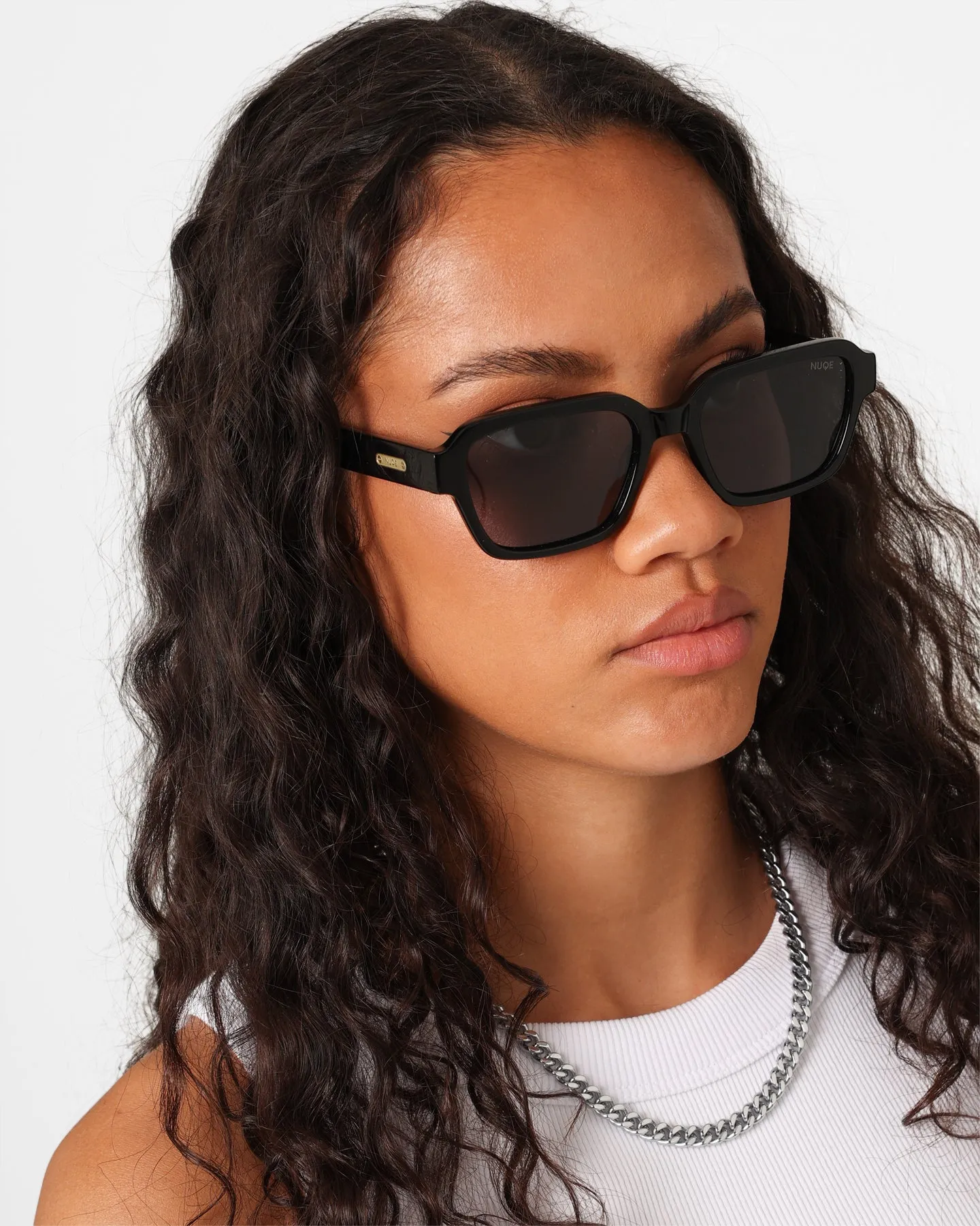 Nuqe Oscar Sunglasses Black/Gold