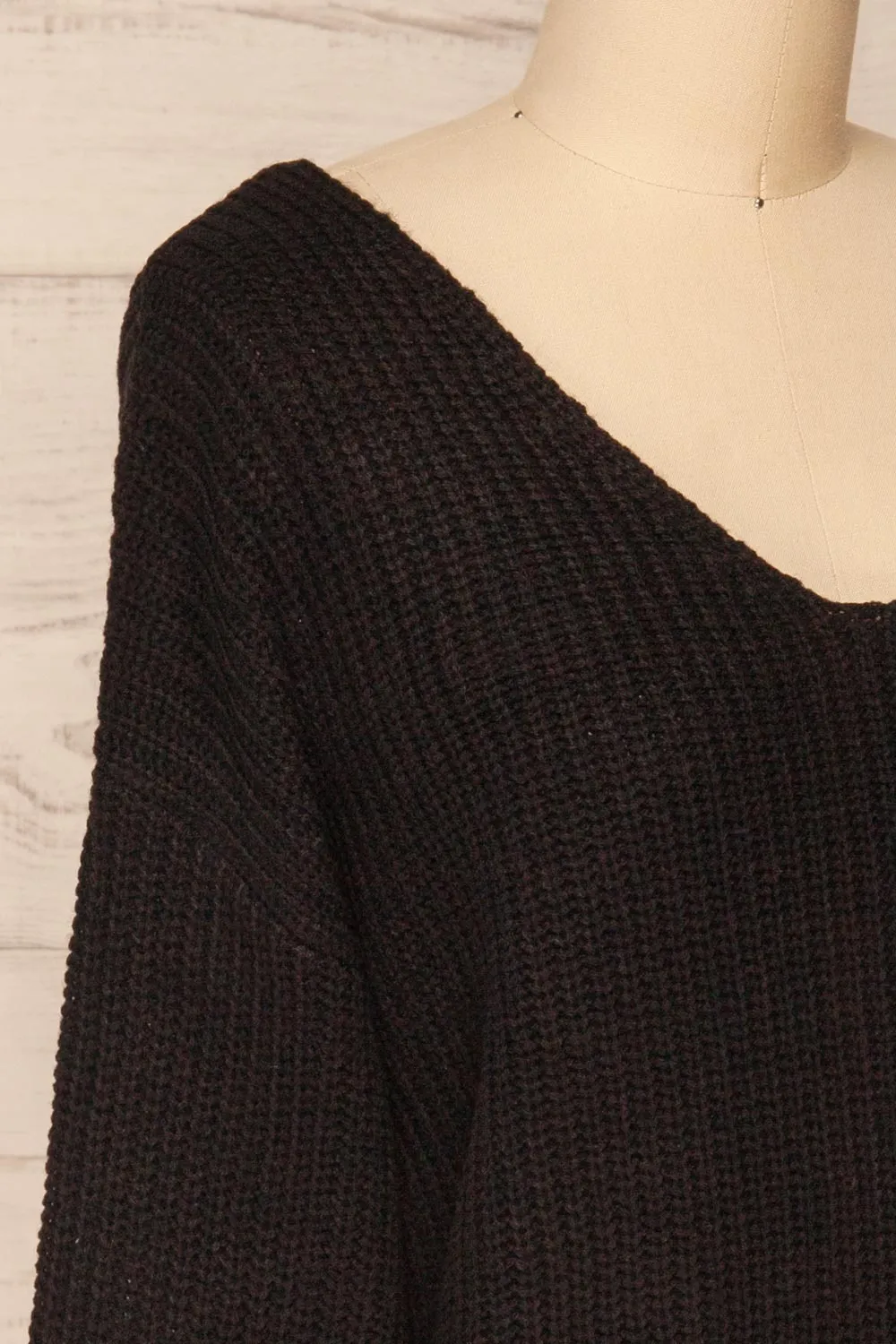 Patras Black | V-Neck Knitted Sweater
