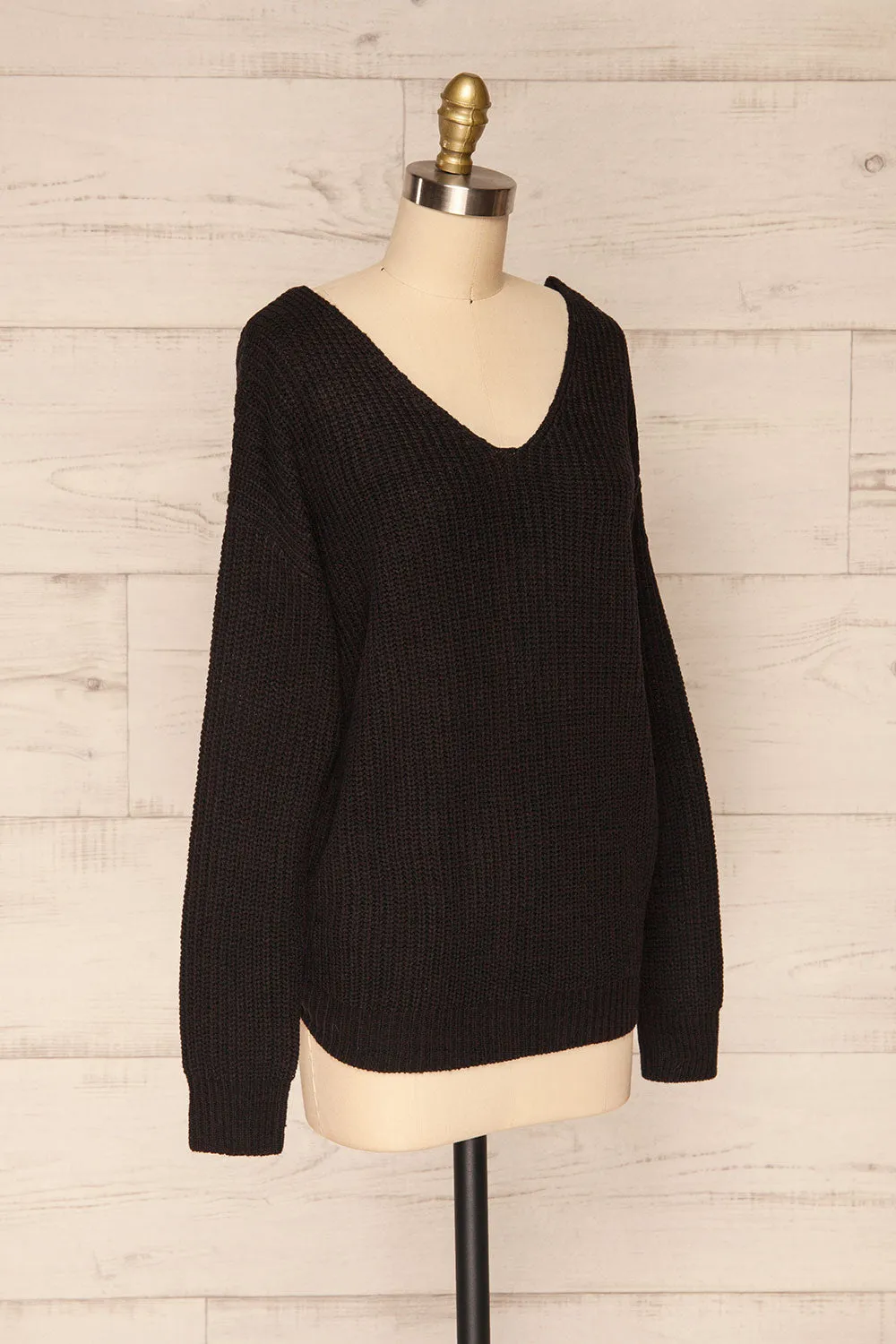 Patras Black | V-Neck Knitted Sweater