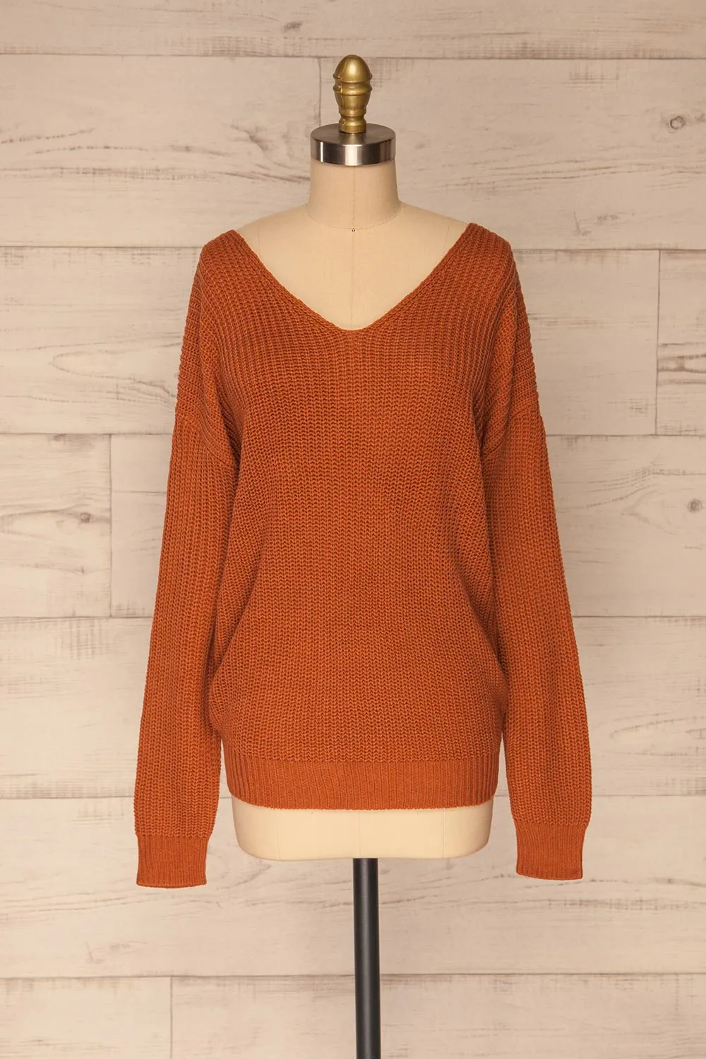 Patras Clay | V-Neck Knitted Sweater