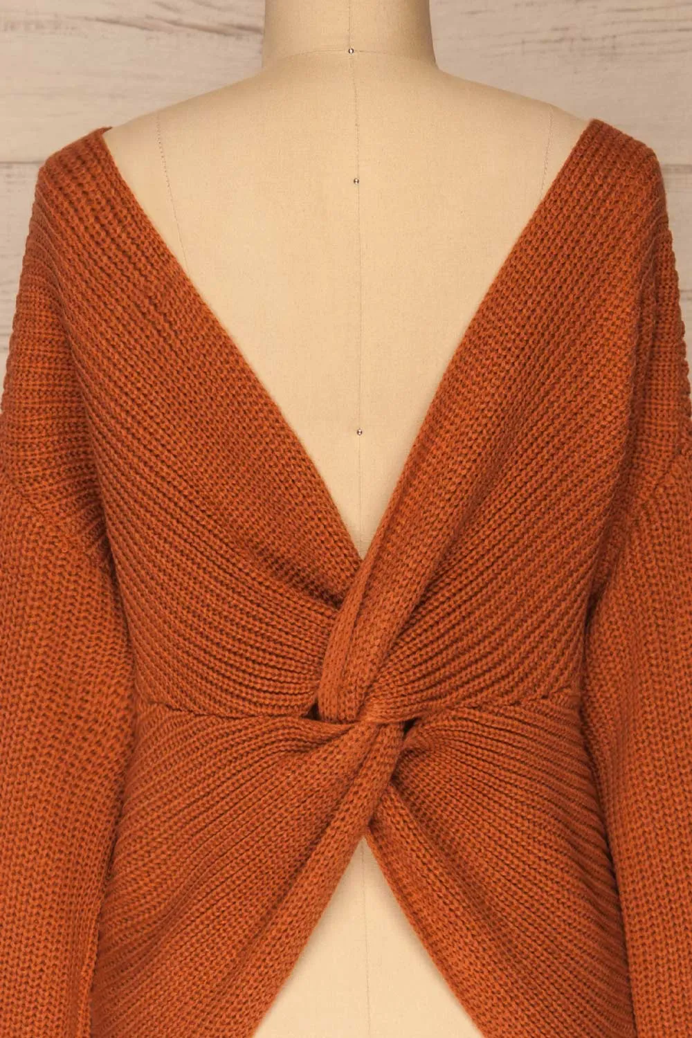 Patras Clay | V-Neck Knitted Sweater