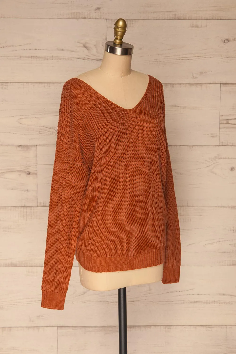 Patras Clay | V-Neck Knitted Sweater