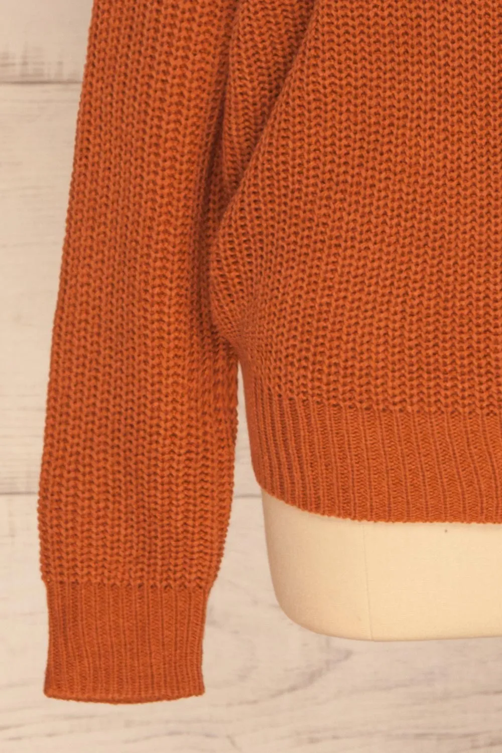 Patras Clay | V-Neck Knitted Sweater