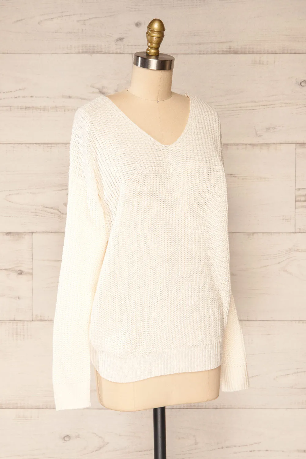 Patras Cream | V-Neck Knitted Sweater