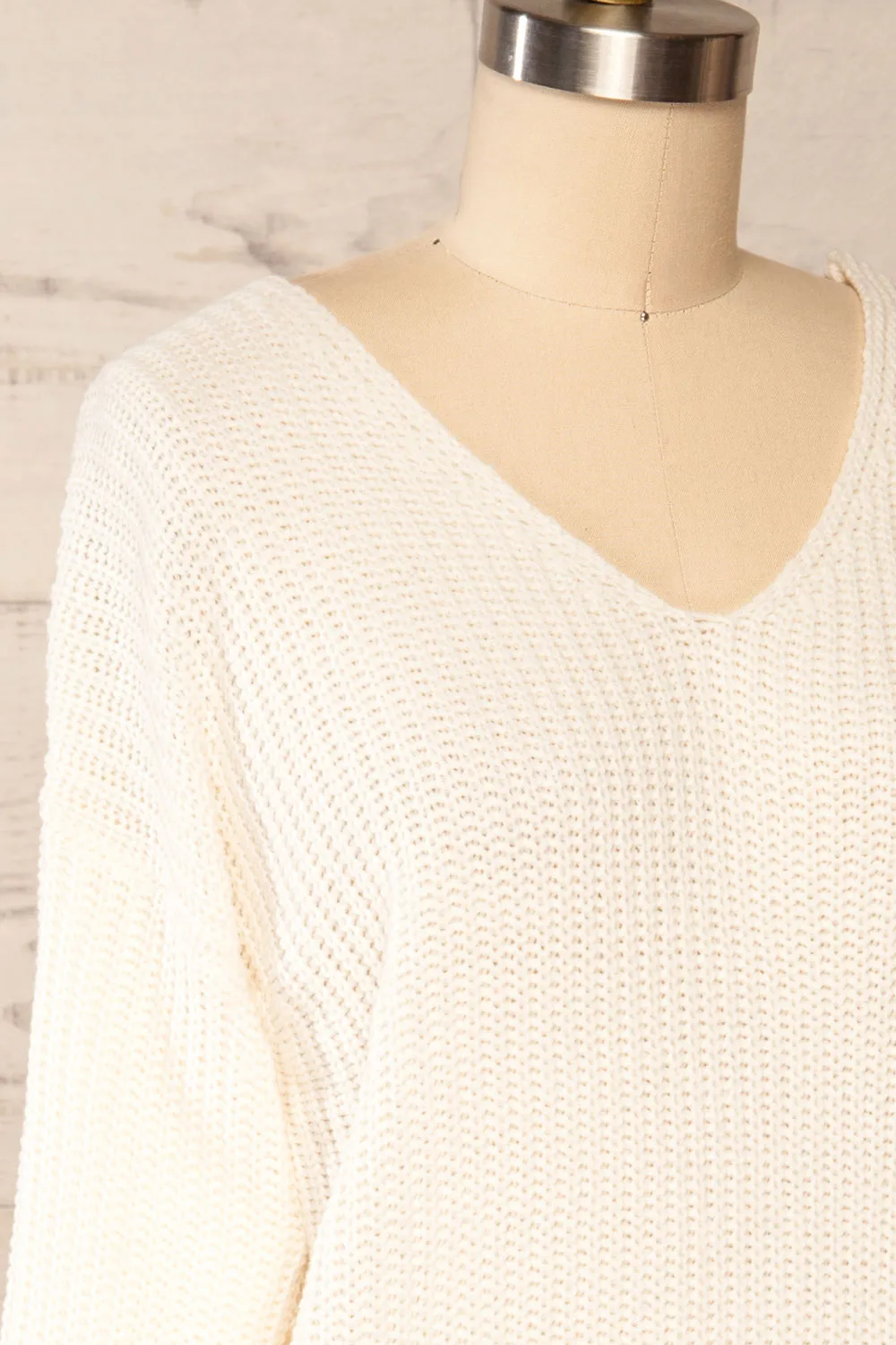 Patras Cream | V-Neck Knitted Sweater