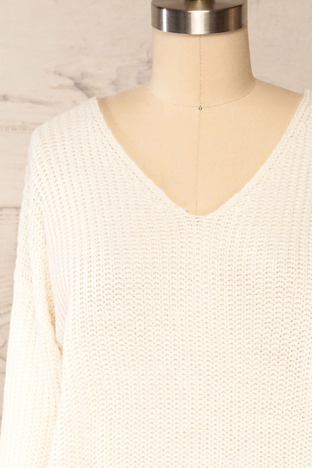 Patras Cream | V-Neck Knitted Sweater