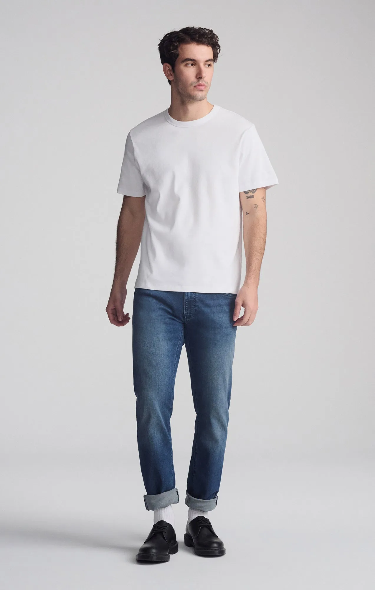 RIBBED SHORT SLEEVE CREW NECK T-SHIRT IN WHITE