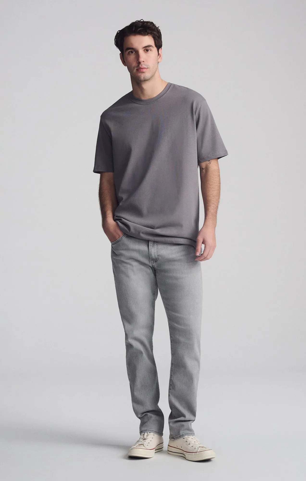 SHORT SLEEVE CREW NECK T-SHIRT IN QUIET SHADE