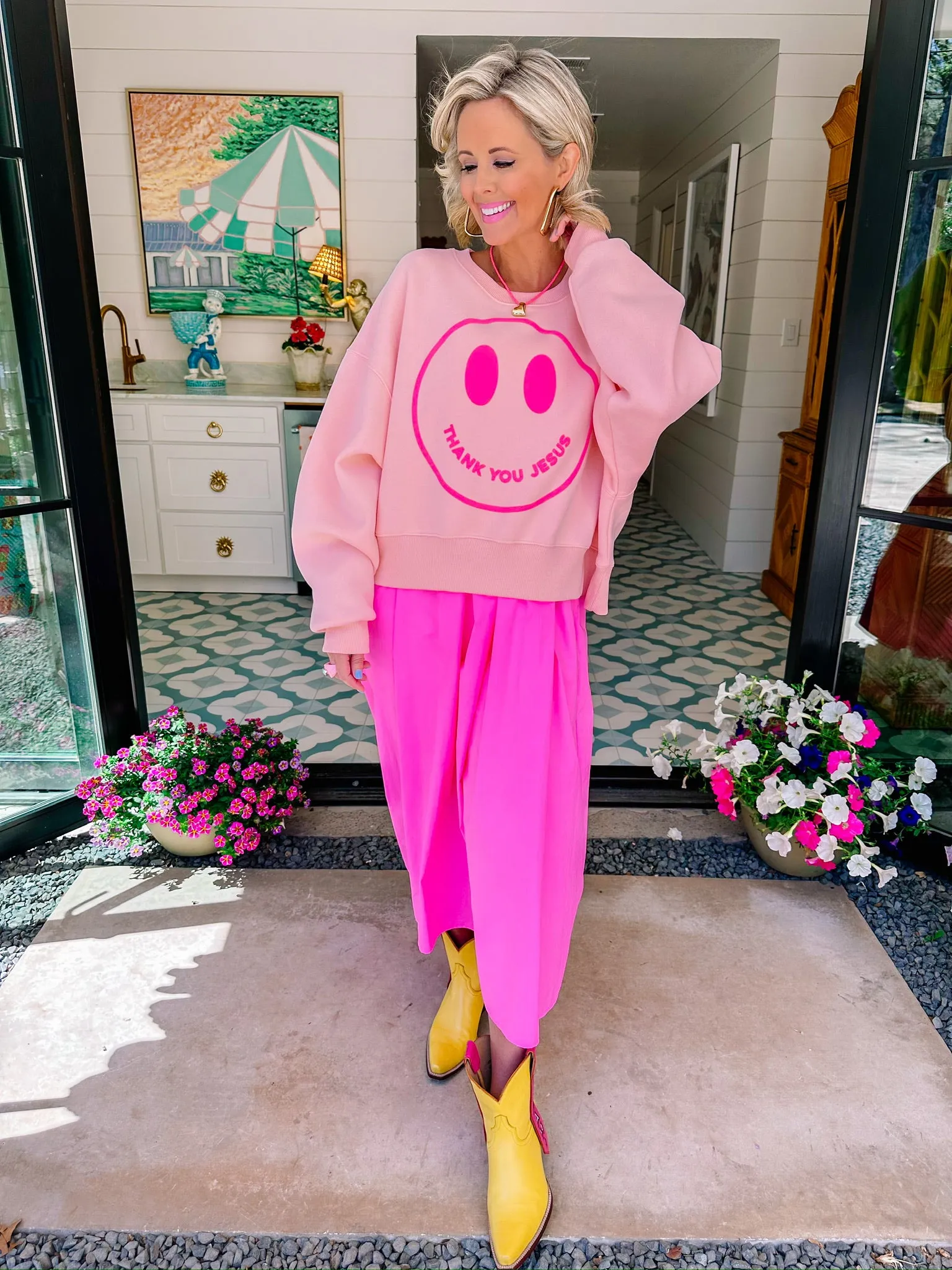 THANK YOU JESUS SMILEY PUFF CROP SWEATSHIRT - PINK