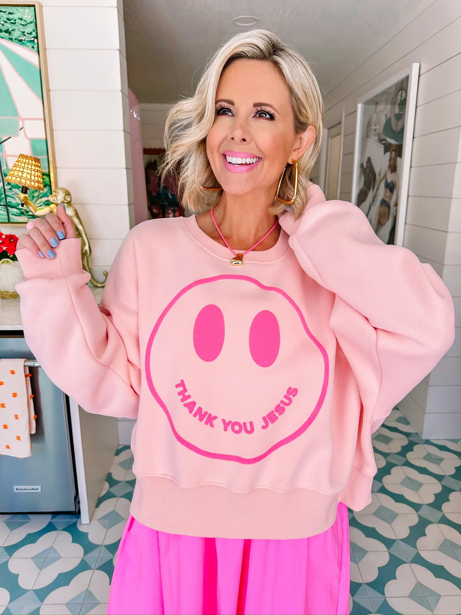 THANK YOU JESUS SMILEY PUFF CROP SWEATSHIRT - PINK