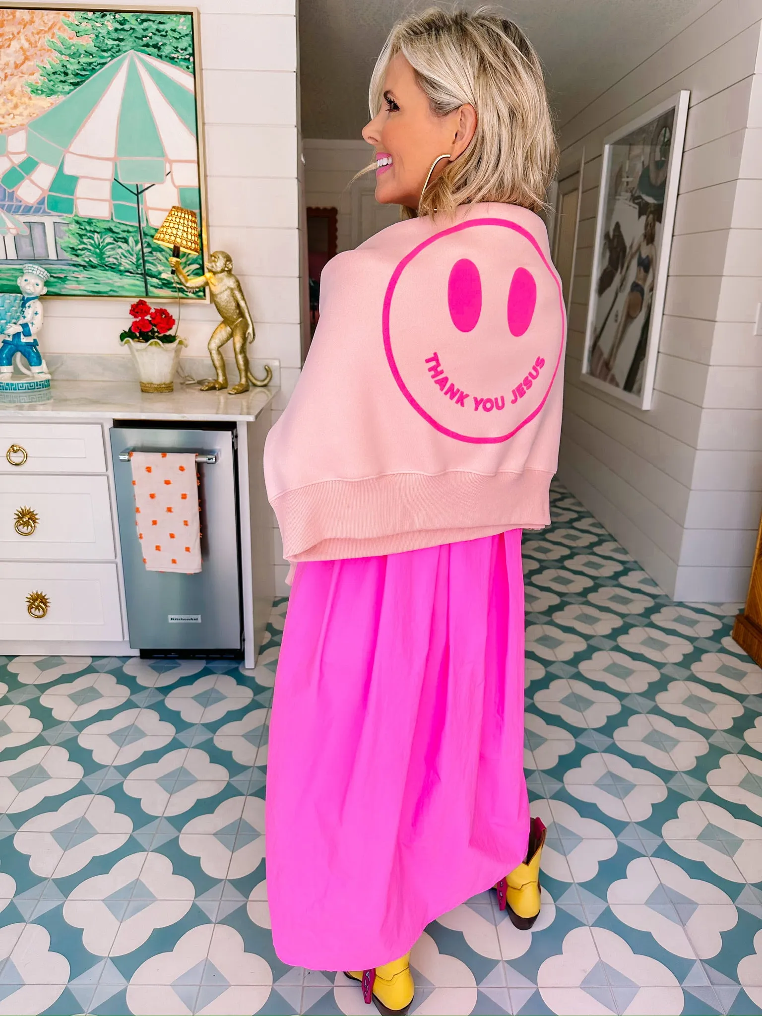 THANK YOU JESUS SMILEY PUFF CROP SWEATSHIRT - PINK