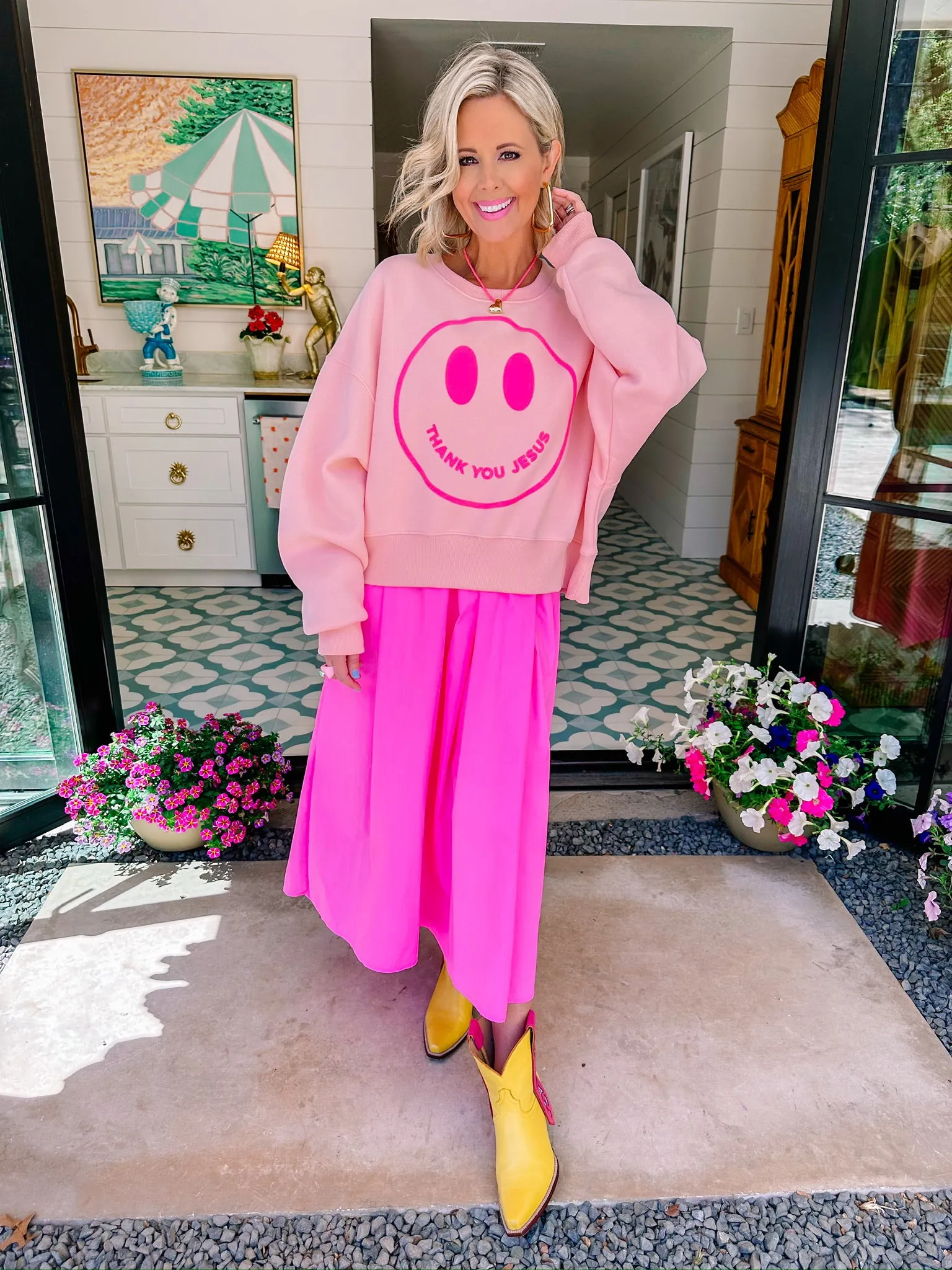 THANK YOU JESUS SMILEY PUFF CROP SWEATSHIRT - PINK