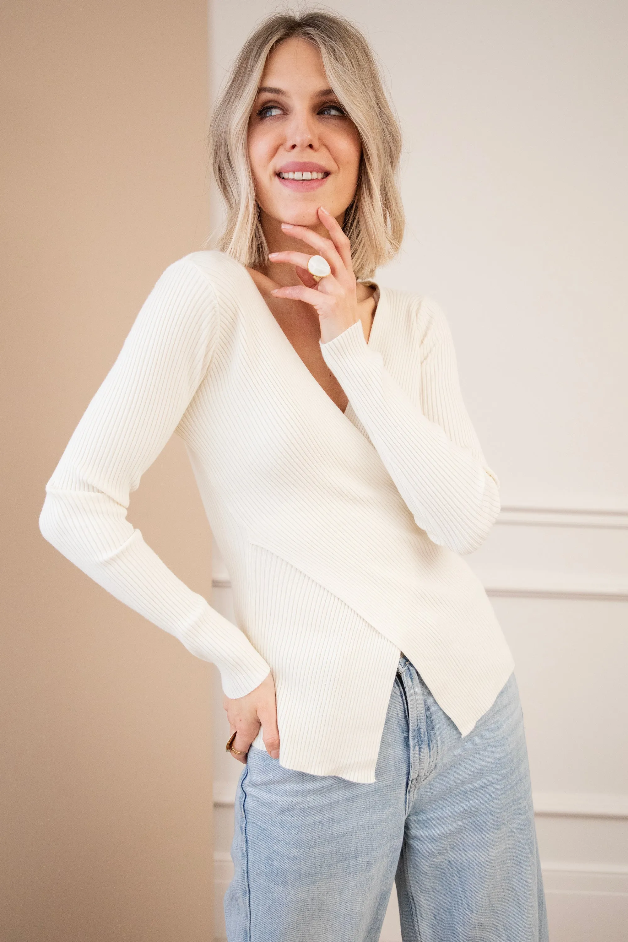 With A Twist Beige - Longsleeve