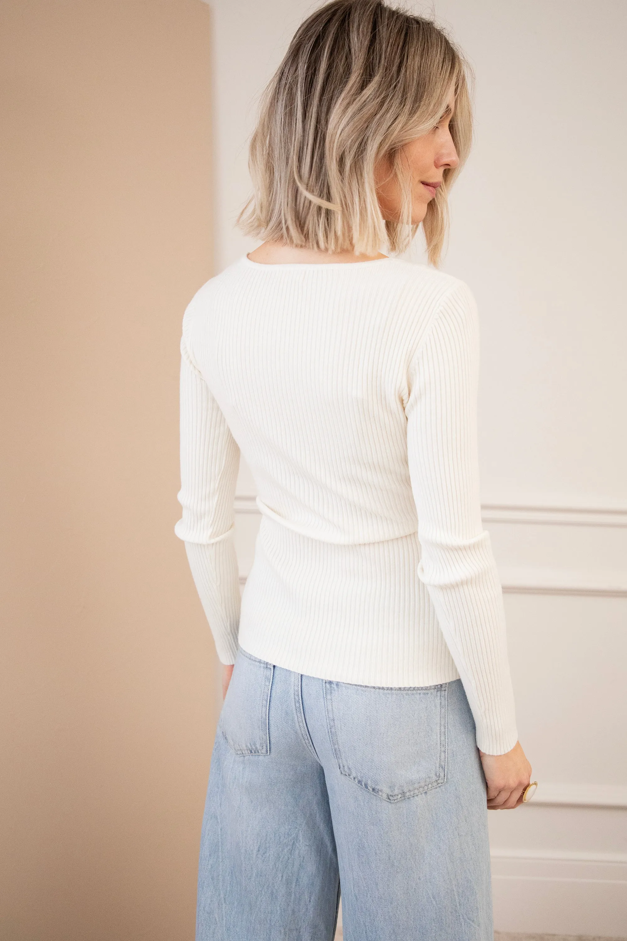 With A Twist Beige - Longsleeve