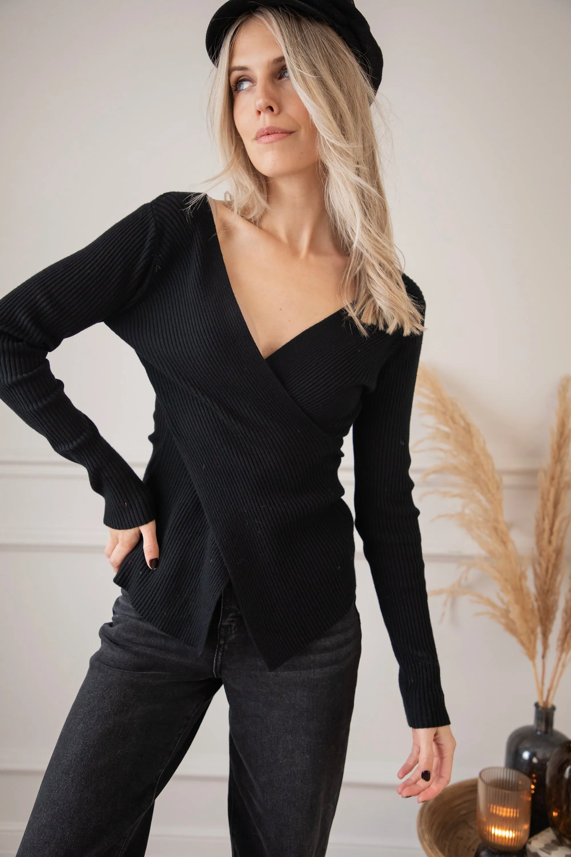 With A Twist Black - Longsleeve