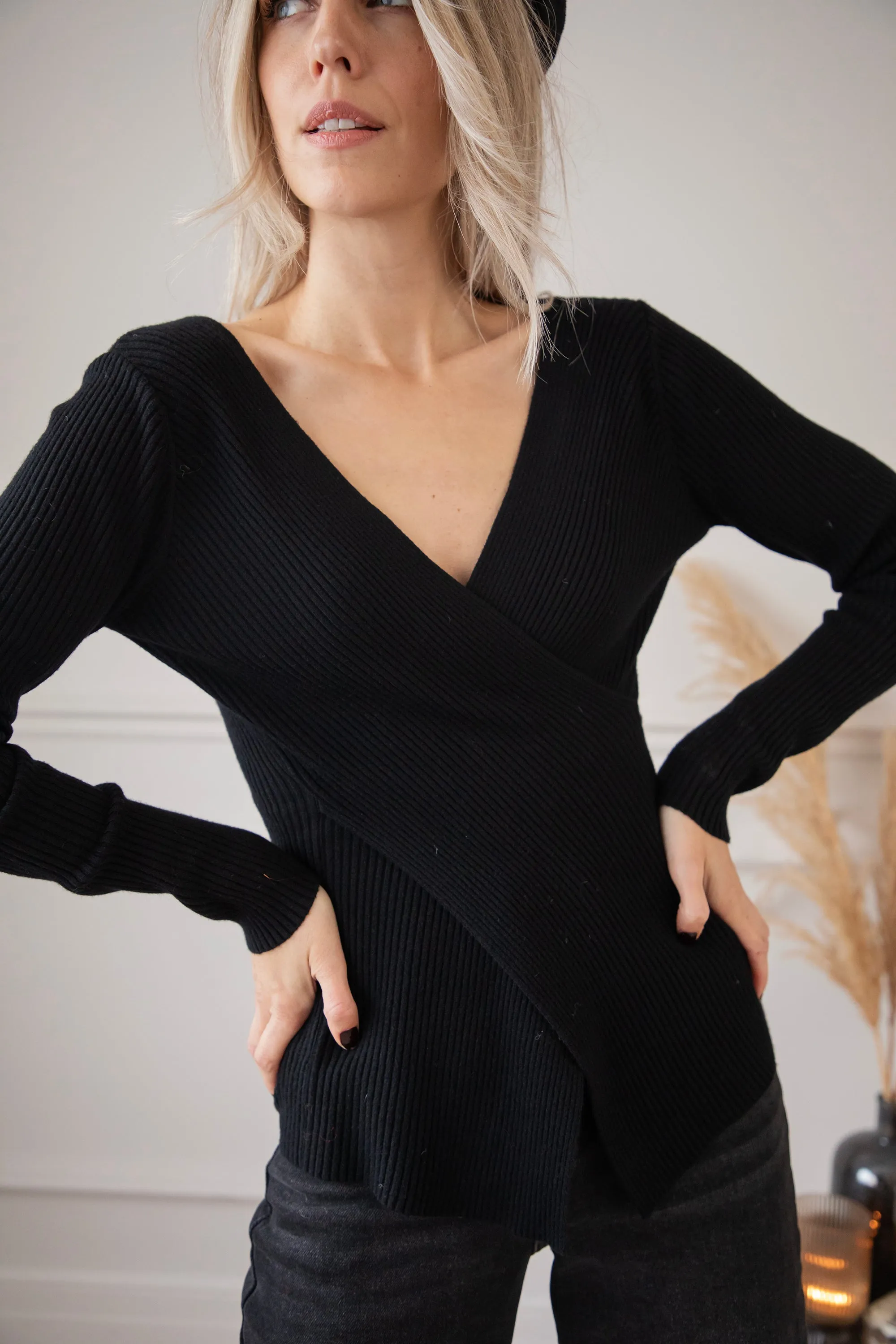 With A Twist Black - Longsleeve