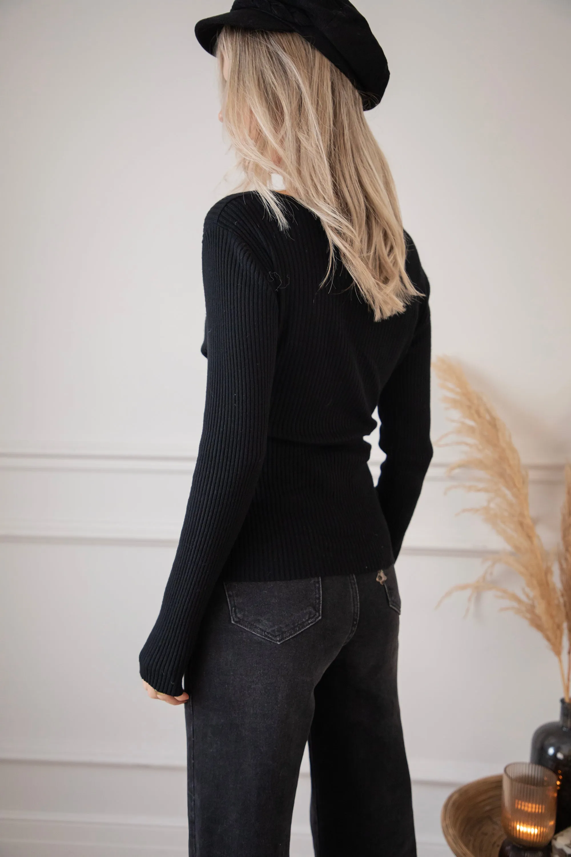 With A Twist Black - Longsleeve