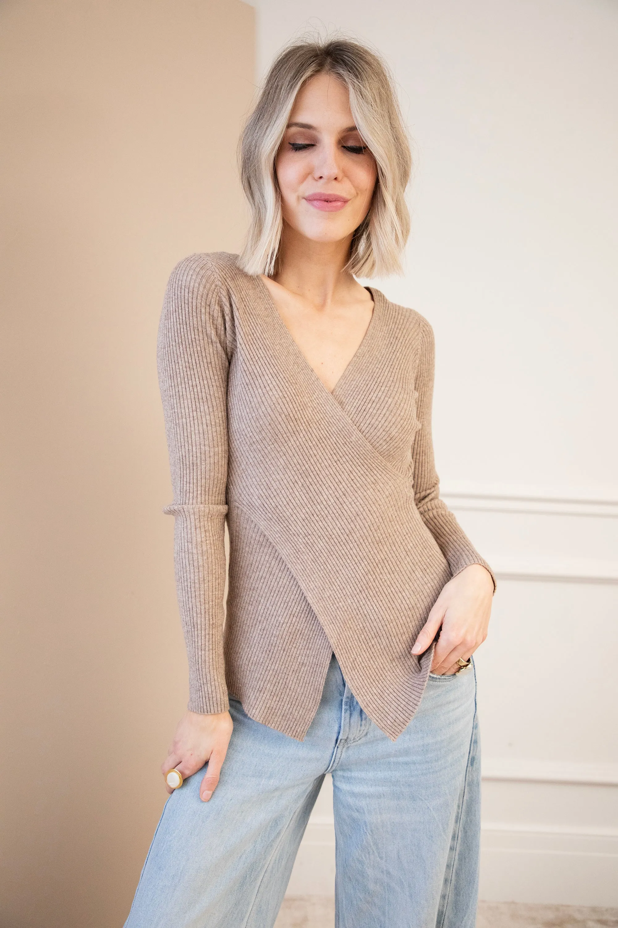 With A Twist Taupe - Longsleeve